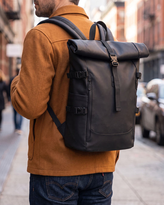 Wasserabweisender Rolltop Rucksack Herren Laptopfach